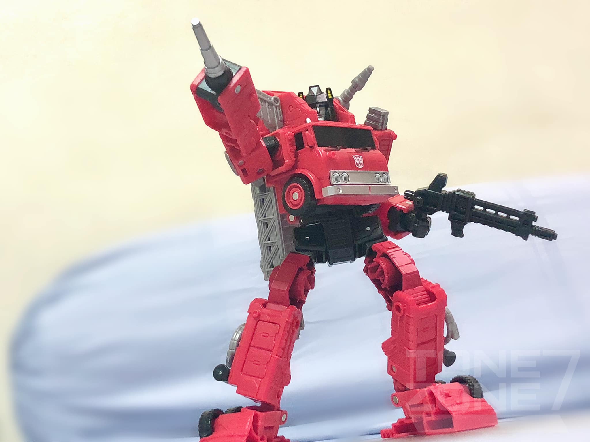 Transformers Kingdom Inferno Voyager Class In-Hand Images